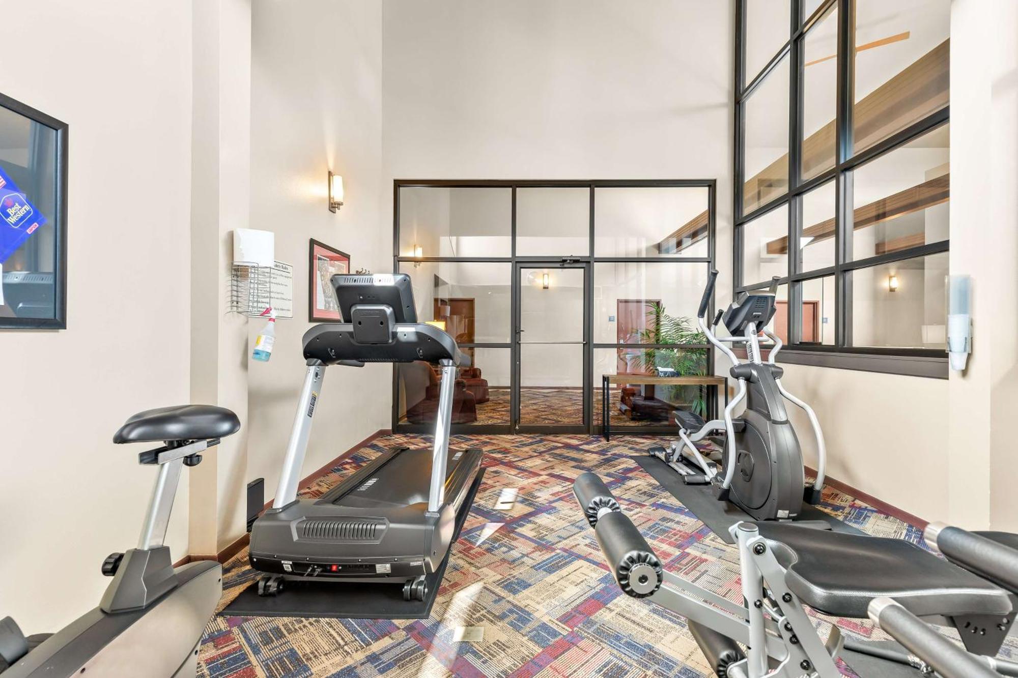 Best Western West Towne Suites Madison Ngoại thất bức ảnh